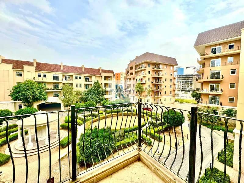 Multiple Cheques | Spacious | Garden View Multiple Cheques | Spacious | Garden View