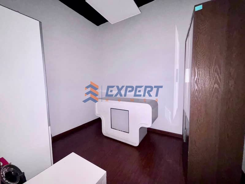 10 8aba3c07-010b-46fb-bed2-bf2c26c55cdb. jpg