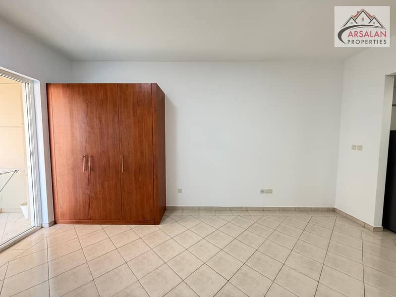 6 25604c92-c2ba-4bd2-a2c7-1e712a8a90e9. jpg