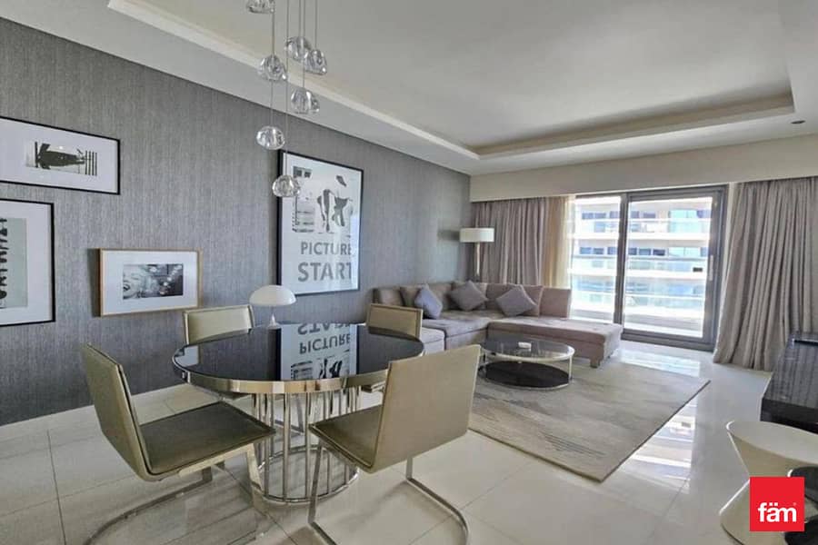 Super High Floor| Skyline View| Hotel Living|Valet Super High Floor| Skyline View| Hotel Living|Valet