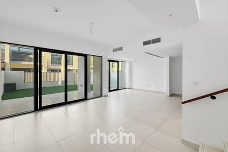 3 Bedroom Townhouse for Rent in Town Square, Dubai - Bright | Vacant | Peaceful Community Living