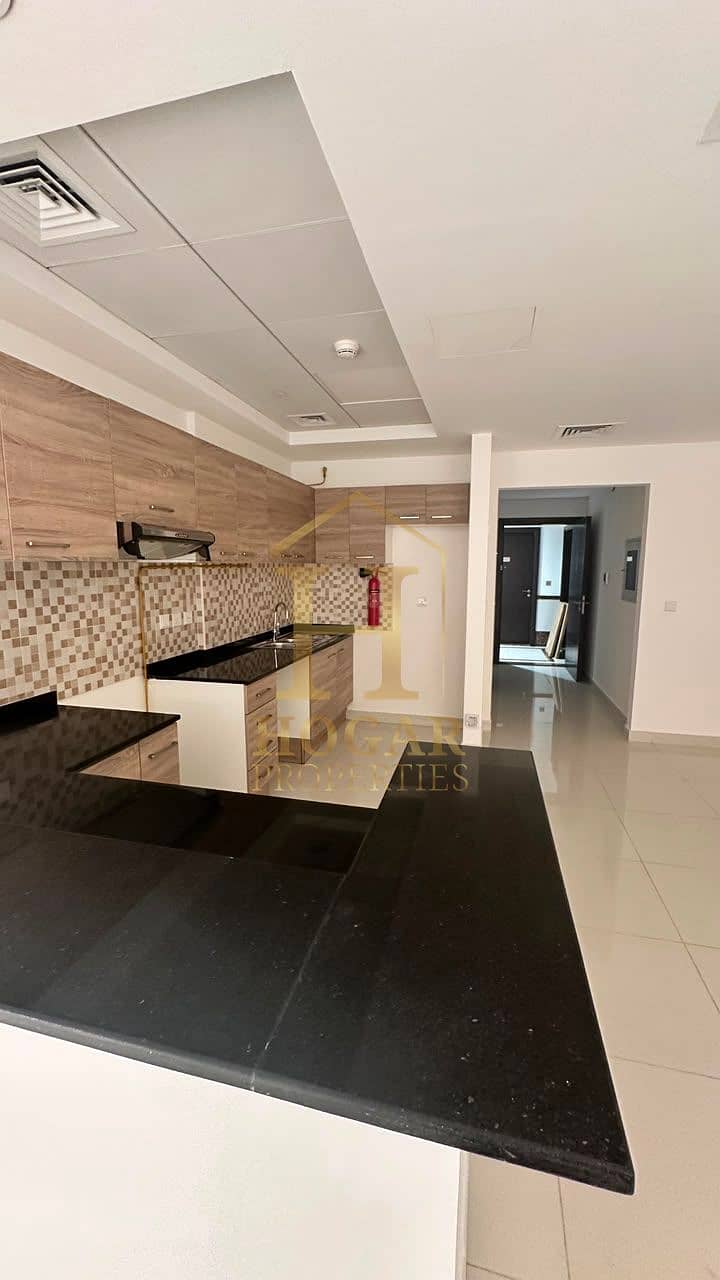 SPACIOUS 2BR | VACANT | READY TO MOVE IN SPACIOUS 2BR | VACANT | READY TO MOVE IN
