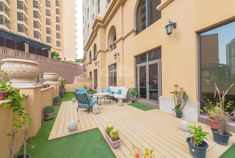 Upgraded 5 Bed Duplex with Large Living Room Upgraded 5 Bed Duplex with Large Living Room