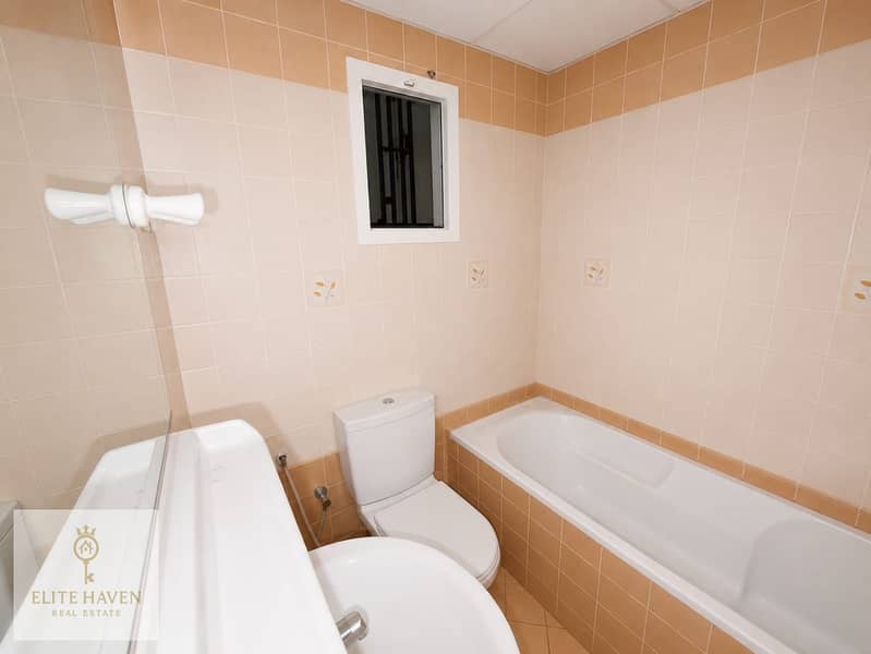 12 bfd45810-2bd3-4498-9409-79c7dc52aec5. jpg