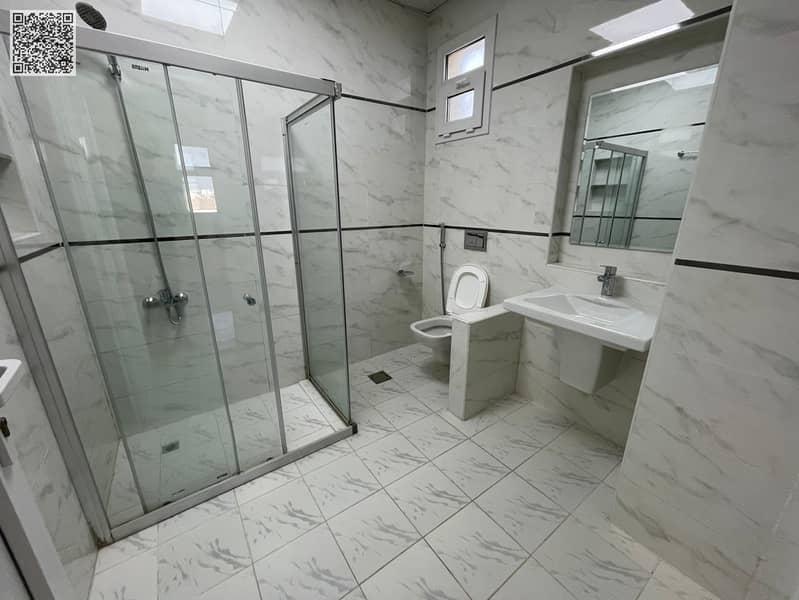 7 e8e1810d-ce43-42fc-8258-12eca765a328. jpg