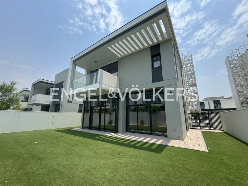 Internal Location | Vacant | Maids Room Internal Location | Vacant | Maids Room