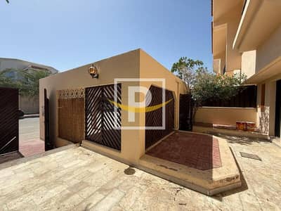 4 Bedroom Villa for Rent in Jumeirah, Dubai - Family-Centric 4BR Villa | Walk to Shops & Parks 4 Bedroom Villa for Rent in Jumeirah, Dubai - Family-Centric 4BR Villa | Walk to Shops & Parks
