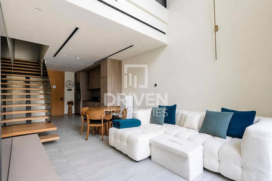 Modern Duplex | Great Location | Pool View Modern Duplex | Great Location | Pool View