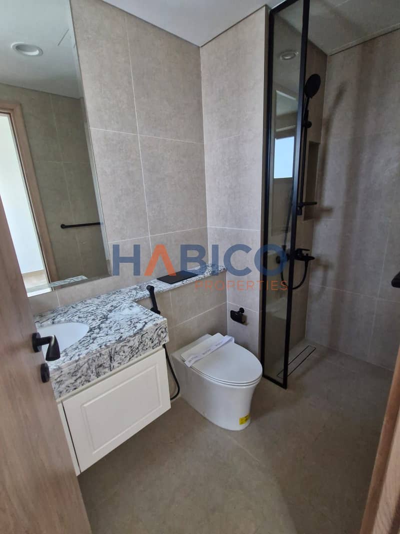 16 5e6c6087-6ca6-41d6-aed8-ab5d4a97b601. jpg