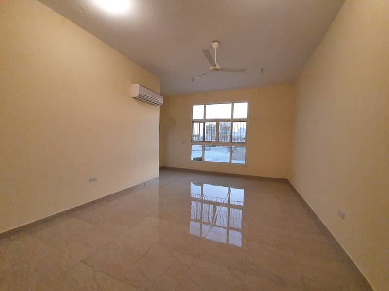 Квартира в Аль Шамха, 3 cпальни, 65000 AED - 4450401