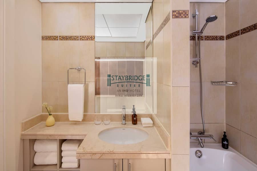 5 Bathroom 3. jpg