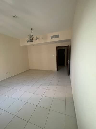 1 Slaapkamer Appartement te Huur in Al Majaz, Sharjah - WhatsApp Image 2026-07-16 at 8.23. 42 AM. jpeg 1 Slaapkamer Appartement te Huur in Al Majaz, Sharjah - WhatsApp Image 2026-07-16 at 8.23. 42 AM. jpeg