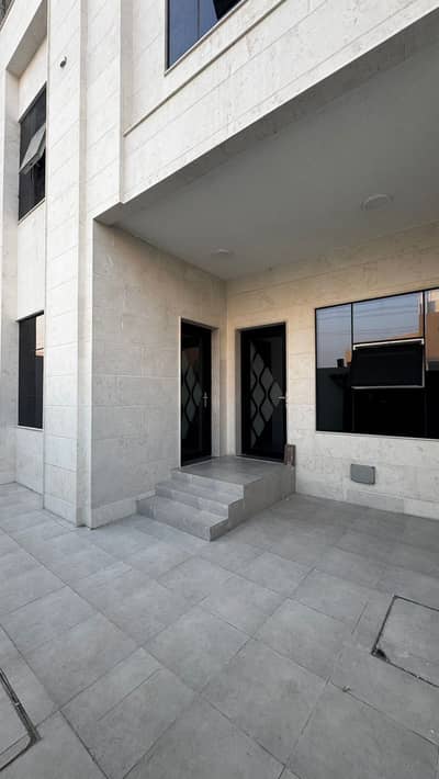 5 habitaciones Townhouse para en Venta en Al Yasmeen, Ajman - ff53b0e7-f1e3-45b4-b0ae-e99cca95bf3a. jpg 5 habitaciones Townhouse para en Venta en Al Yasmeen, Ajman - ff53b0e7-f1e3-45b4-b0ae-e99cca95bf3a. jpg