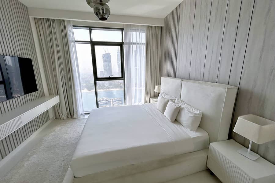 11 12-bedroom-tv. jpg
