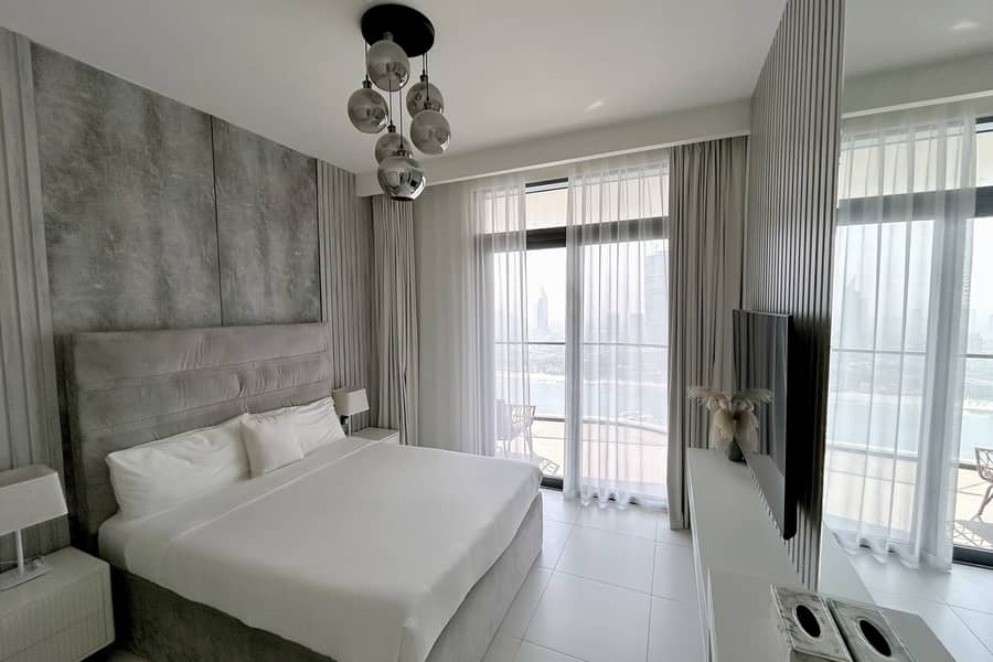 13 14-bedroom-balcony. jpg