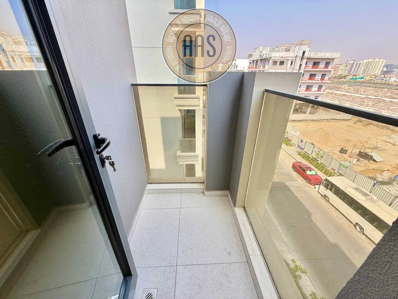 15 831ac947-09da-4f6f-abc4-68a8133a7226. jpg