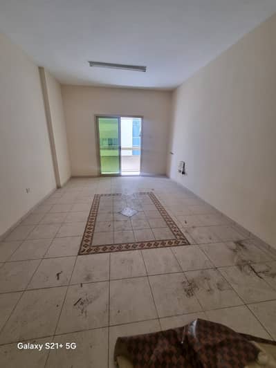 2 habitaciones Apartamento para en Alquiler en Al Mahatah, Sharjah - WhatsApp Image 2026-07-19 at 3.30. 50 PM. jpeg 2 habitaciones Apartamento para en Alquiler en Al Mahatah, Sharjah - WhatsApp Image 2026-07-19 at 3.30. 50 PM. jpeg