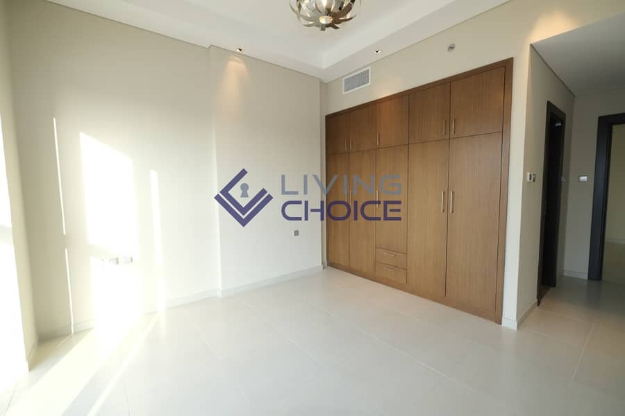 Burj Khalifa View | 2 Bed + Maid | Well Maintained
