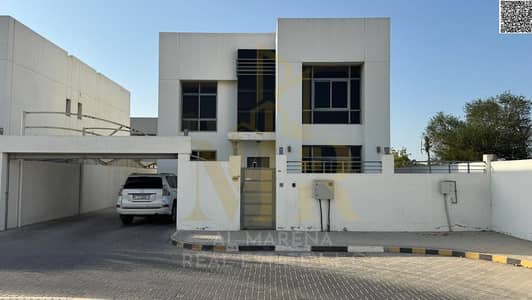 5 Schlafzimmer Villa zum zum Verkauf in Al Jurf, Ajman - WhatsApp Image 2025-12-18 at 10.11. 53 PM. jpeg 5 Schlafzimmer Villa zum zum Verkauf in Al Jurf, Ajman - WhatsApp Image 2025-12-18 at 10.11. 53 PM. jpeg