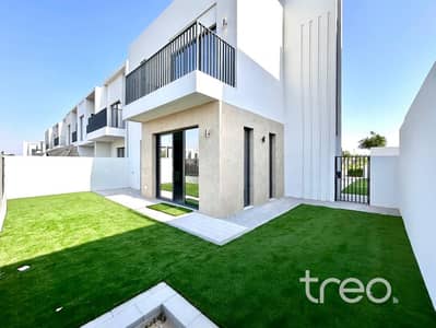 4 Bedroom Villa for Sale in Dubai South, Dubai - da7ceaf5-98d6-4383-a95c-acb4c08f19ee. jpg 4 Bedroom Villa for Sale in Dubai South, Dubai - da7ceaf5-98d6-4383-a95c-acb4c08f19ee. jpg