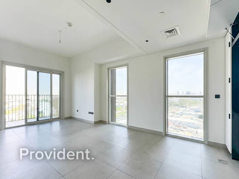 Bright & Stylish | Next to DH Mall | Vacant Bright & Stylish | Next to DH Mall | Vacant