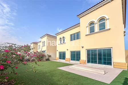 4 Schlafzimmer Villa zum zum Verkauf in Jumeirah Park, Dubai - Villa in Jumeirah Park,District 8, 4 schlafzimmer, 8199999 AED - 15887321 4 Schlafzimmer Villa zum zum Verkauf in Jumeirah Park, Dubai - Villa in Jumeirah Park,District 8, 4 schlafzimmer, 8199999 AED - 15887321