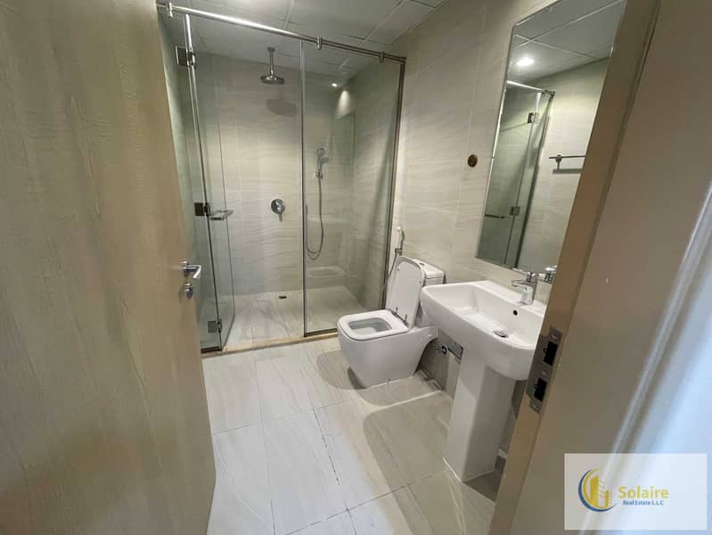 7 704- bathroom. jpg
