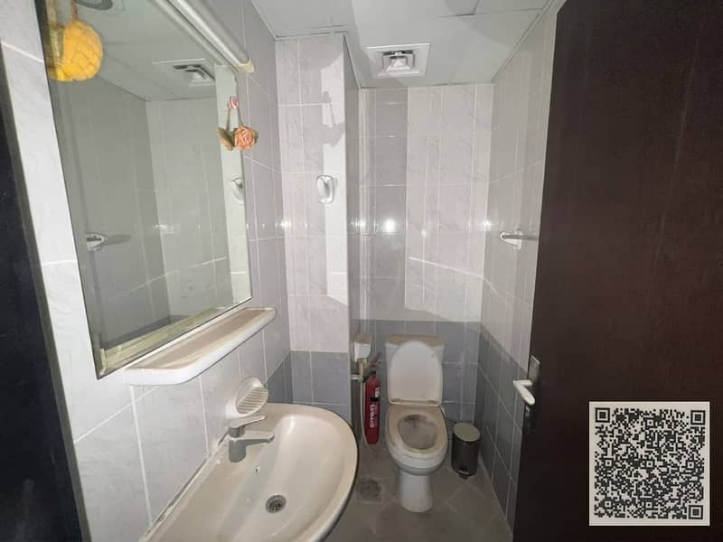 10 59df5d6b-95d6-403e-8471-1ea46f8ddec2. jpg