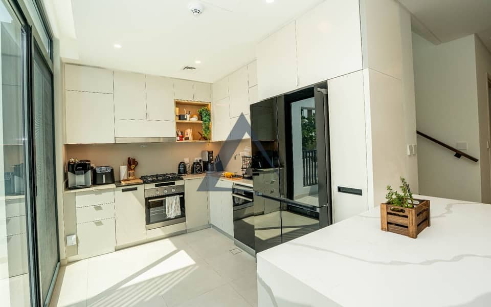 10 Property Image