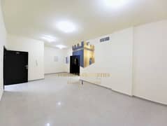 شقة في شارع المطار 3 غرف 87000 درهم - 15850705