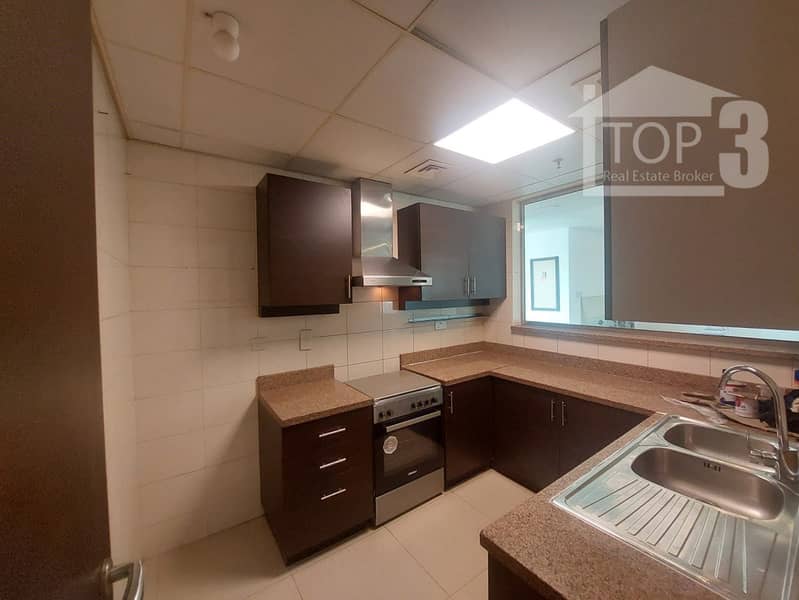 7 Kitchen 1 . jpeg