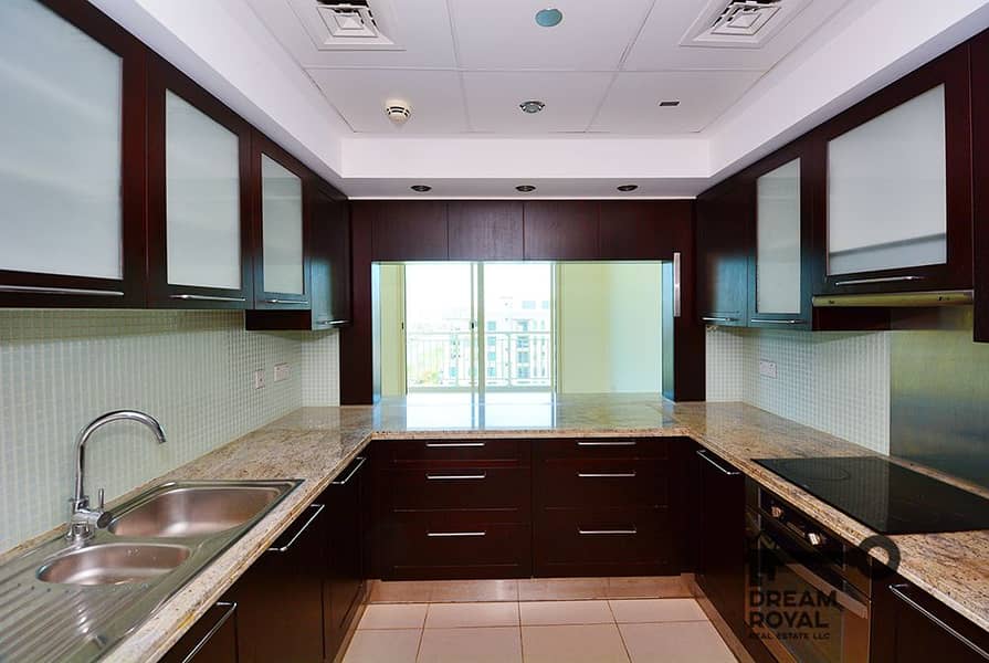 8 Kitchen-01. jpg