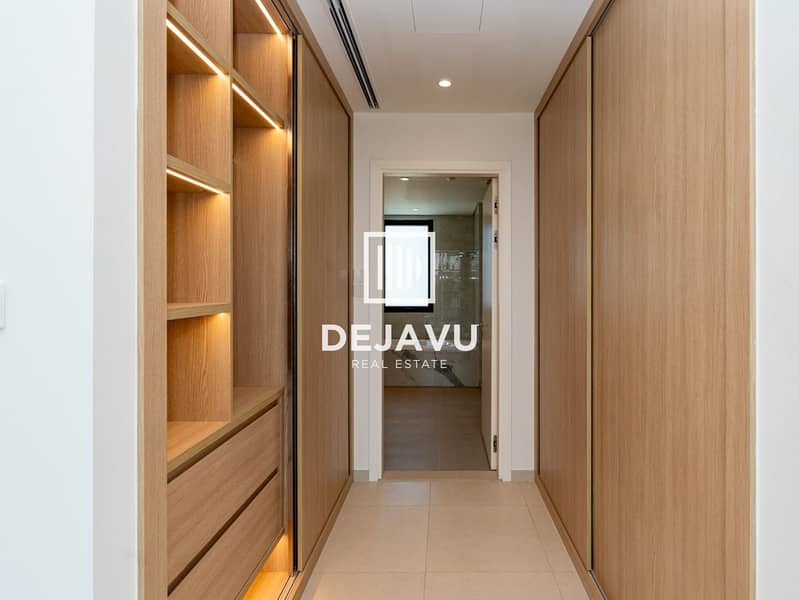 16 JAV pics of 4BR corner, walk in closet-2. jpg