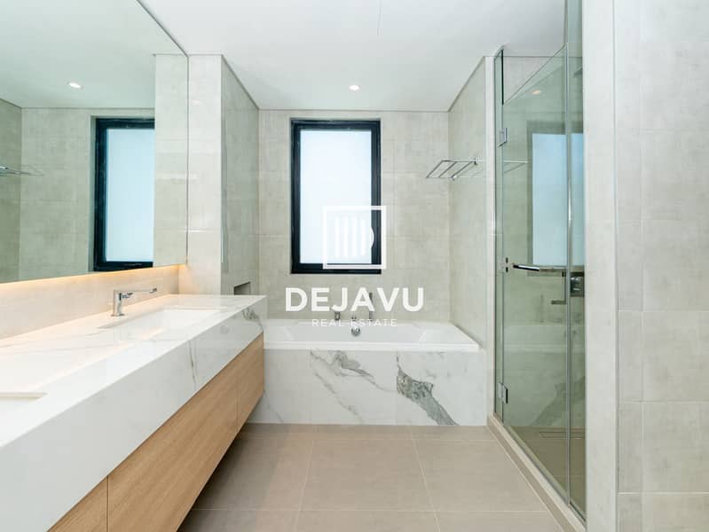 17 JAV pics of 4BR corner, bathroom-1-2. jpg