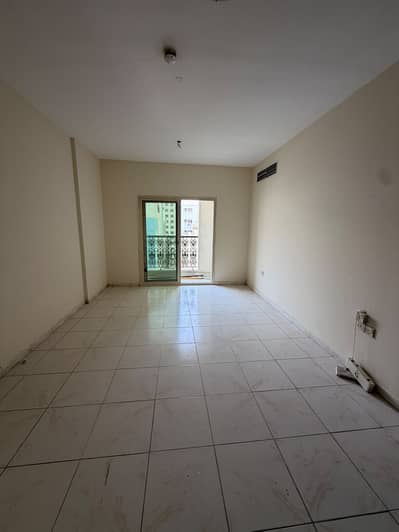 1 Slaapkamer Appartement te Huur in Al Mahatah, Sharjah - WhatsApp Image 2026-07-20 at 2.52. 52 PM (1). jpeg