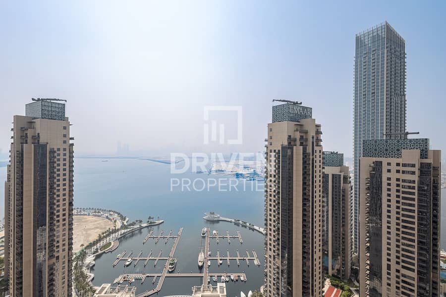 Skyline and Harbour View | Spacious Layout Skyline and Harbour View | Spacious Layout