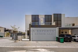 END CORNER | FURNISHED | UPGRADED | TURNKEY HOME