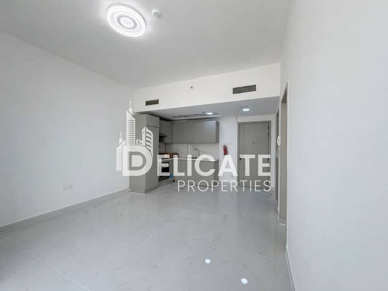 3 Living Room 1. jpg