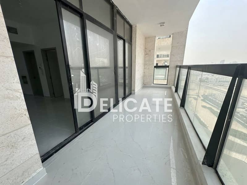 4 Balcony 1. jpg