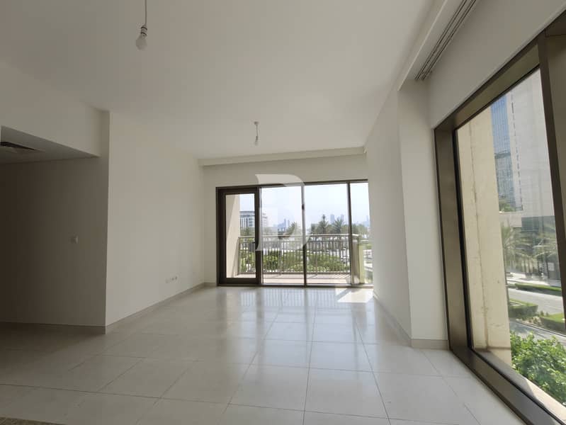 Sunny and Spacious | 3 bed With Open Views Sunny and Spacious | 3 bed With Open Views