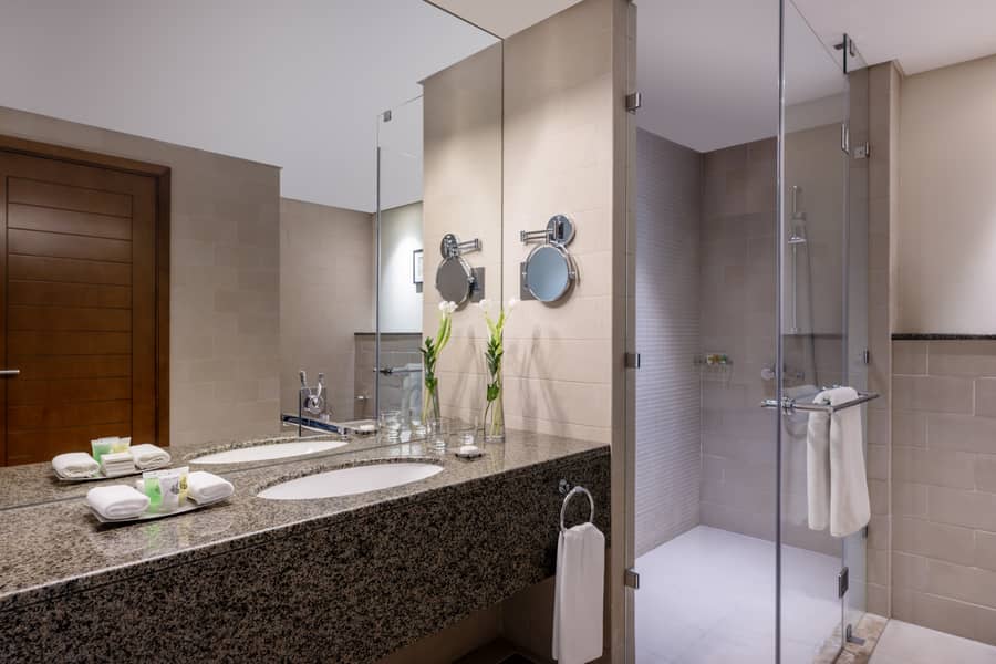 4 Grand_Millenium_AUH_2BR_Executive_20264-HDR. jpg