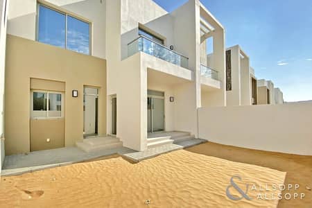 Single Row | Great Location | 3 Bedrooms Single Row | Great Location | 3 Bedrooms