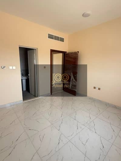 Office for Rent in Al Jurf, Ajman - 4eaee2d7-98d6-4290-94b7-7254173fbe2e. jpeg Office for Rent in Al Jurf, Ajman - 4eaee2d7-98d6-4290-94b7-7254173fbe2e. jpeg
