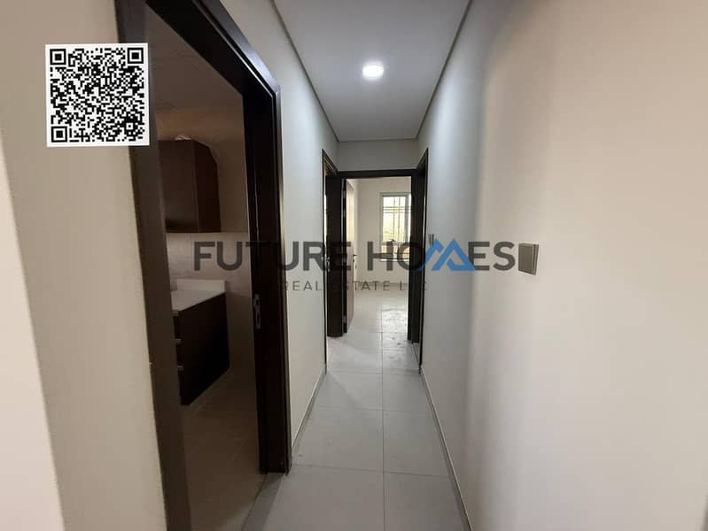 12 615effc8-c9ef-4d7a-aadd-4d093c79eb1a. jpg