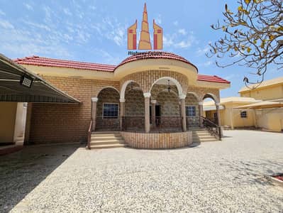 5 Camere Villa in Affitto a Al Ramaqiya, Sharjah - 955697. jpg
