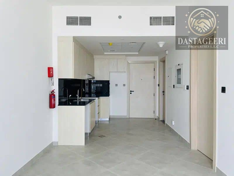 8 Kicten with living room. jpeg