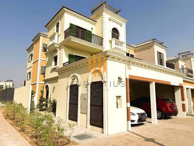 4 Bedroom Villa for Rent in Jumeirah, Dubai - Luxurious 4BR+Maid+Storage |Pool & Community View