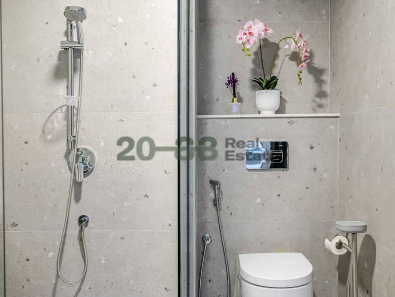 23 Paragon1300020. jpg