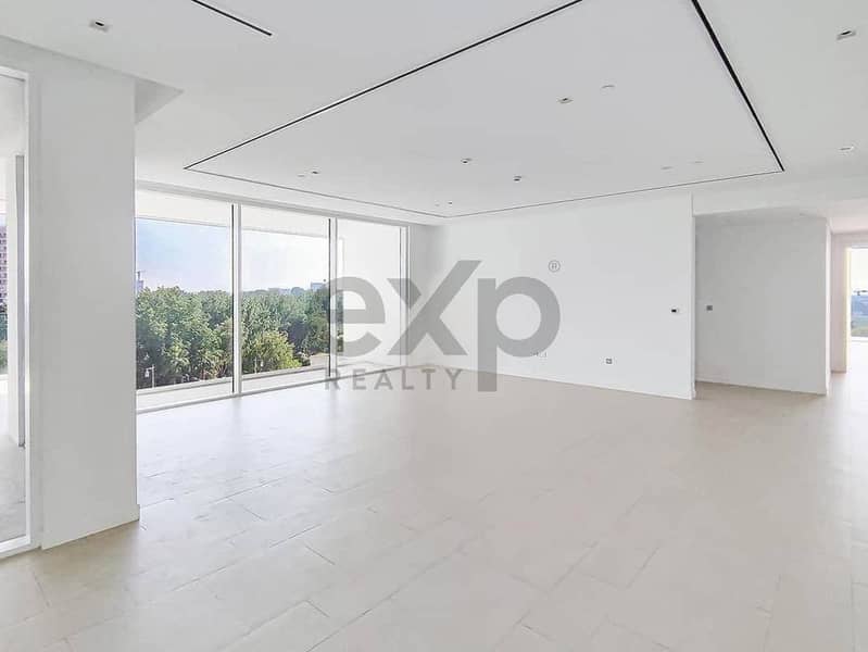 LUXURY | CORNER UNIT | VACANT LUXURY | CORNER UNIT | VACANT