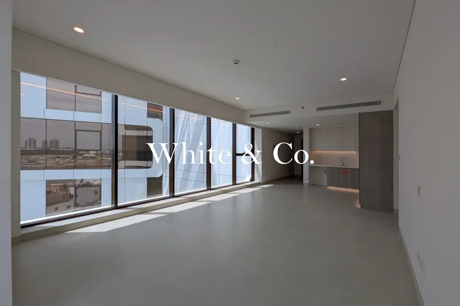 GOLF COURSE VIEWS | HIGH FLOOR | TENANTED